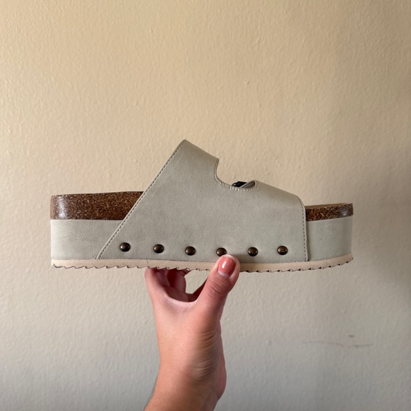 Altar’d State Taupe Faux Suede Serenna Studded Platform Sandals size 6.5 - Picture 2 of 12